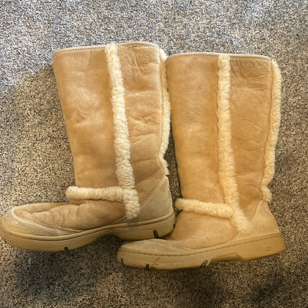 Ugg sunburst tall boots used size 8w